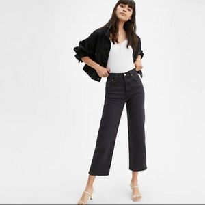 Levi’s Ribcage Straight Ankle Jeans